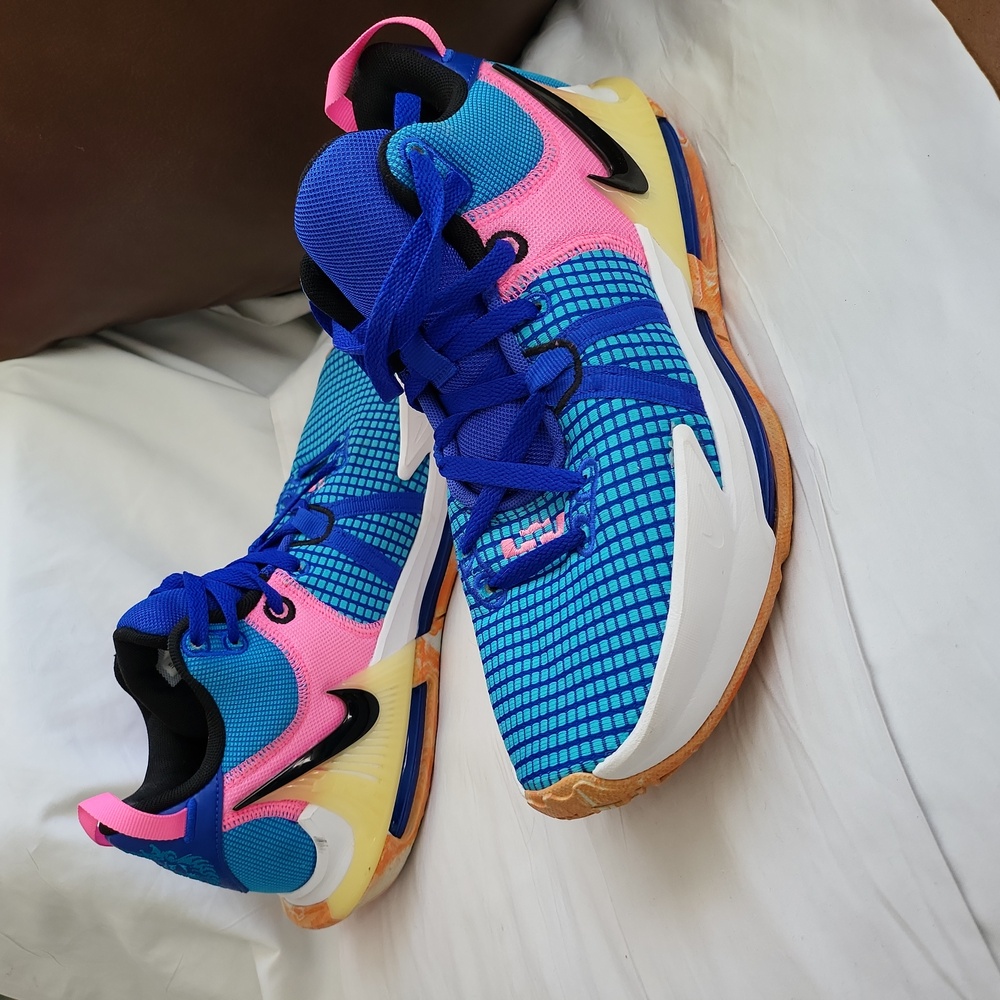 GuaranteeNike Lebron Witness VII Hyper Royal/Black DM1123-400 Men's Size 9